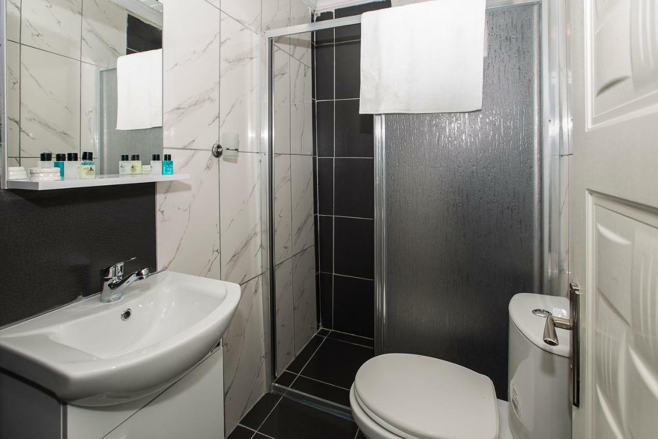 Royal Family Hotel Istanbul Bagian luar foto