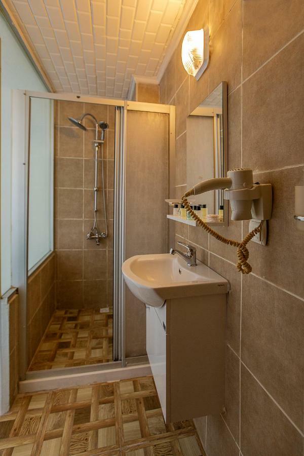 Royal Family Hotel Istanbul Bagian luar foto