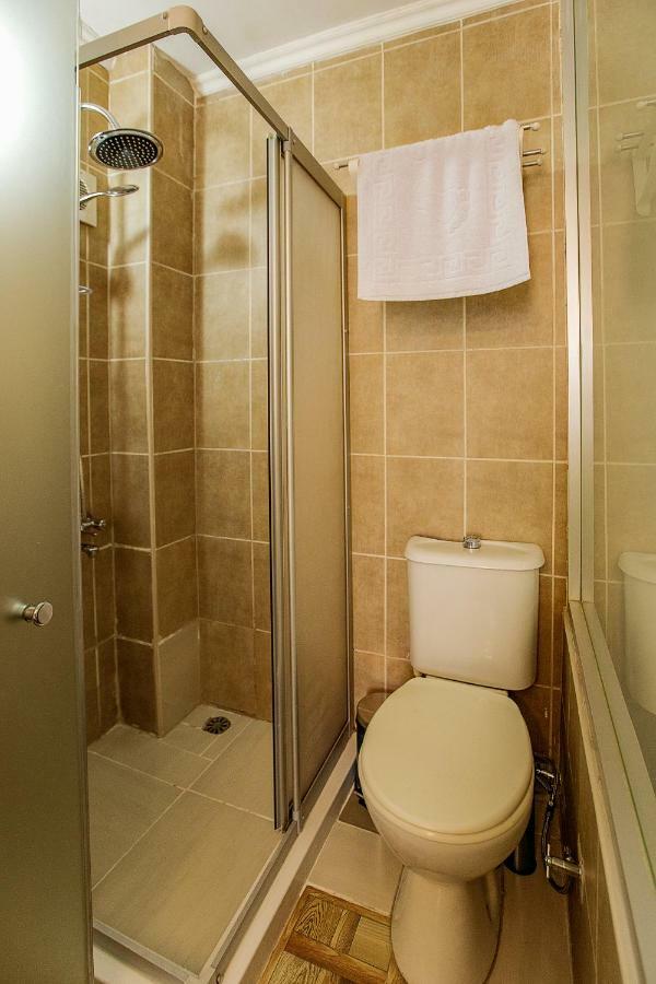 Royal Family Hotel Istanbul Bagian luar foto